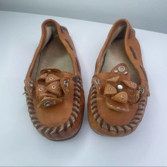 Miu Miu Moccasins Made in Italy Floral Embellishment w/ grommet detailing EU 36 - Picture 3 of 14